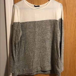 Long sleeve grey & white sweater